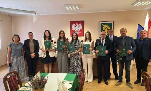 zdjęcie nauczycieli na sali konferencyjnej 